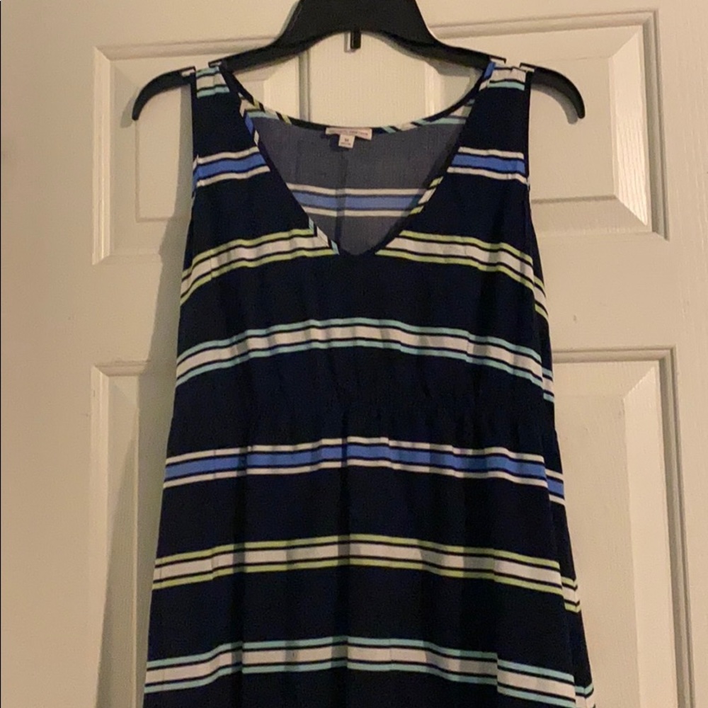 Flowy maternity dress